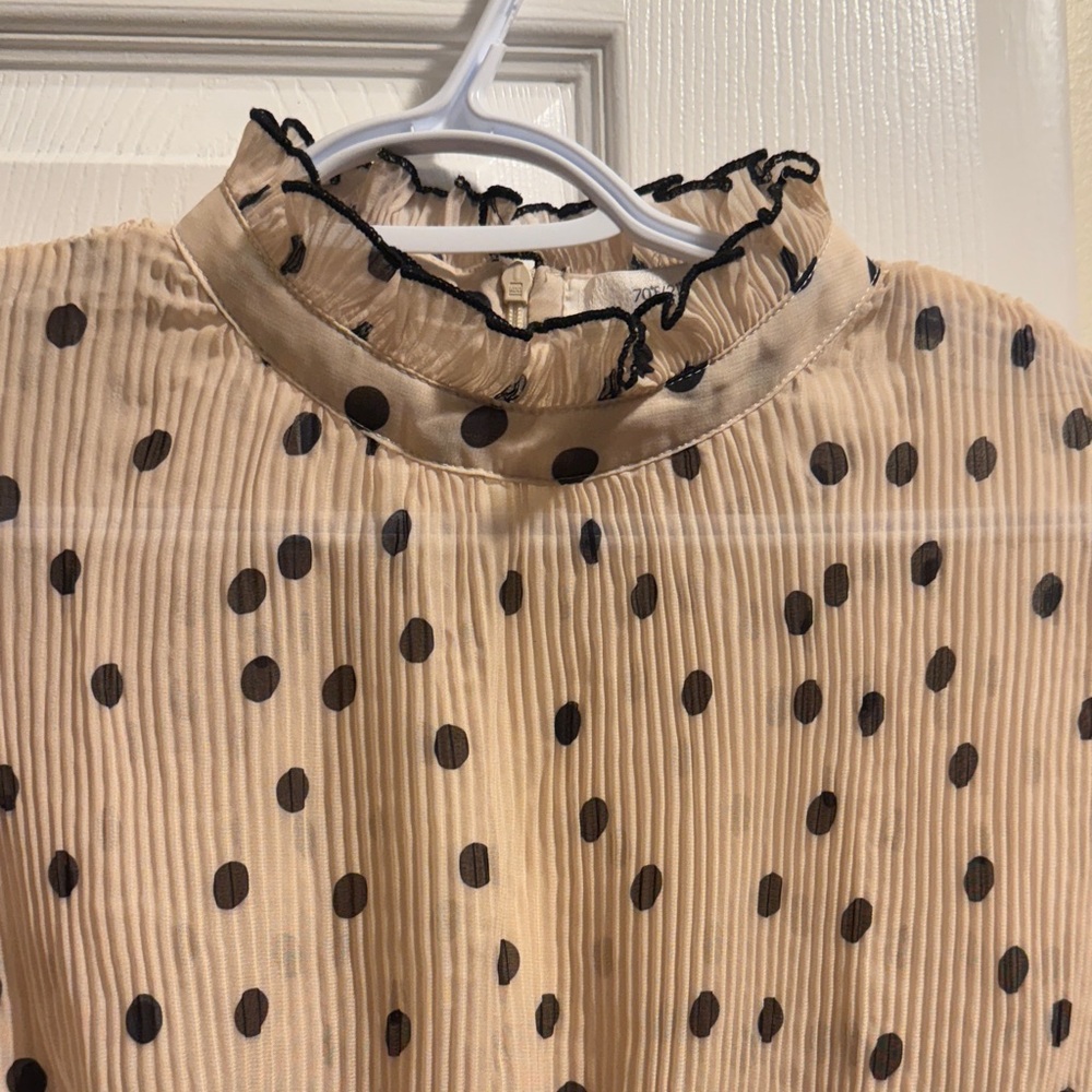 70/21 Black Polka Dot Pleated Blouse - Picture 4 of 7